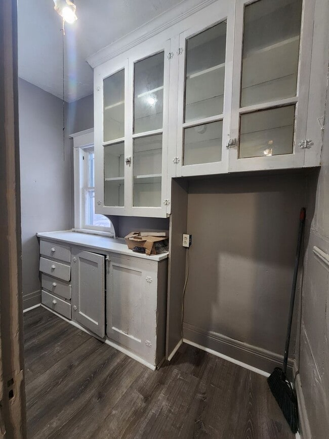 Building Photo - 4 Bedroom Single Family Home!