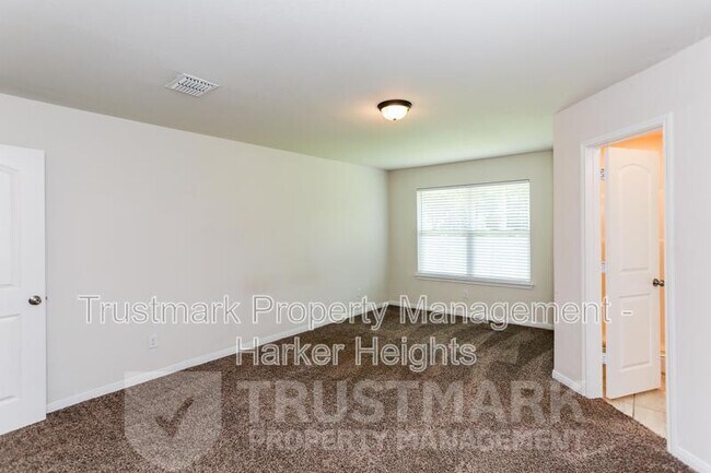 Building Photo - 3050 Dade Loop