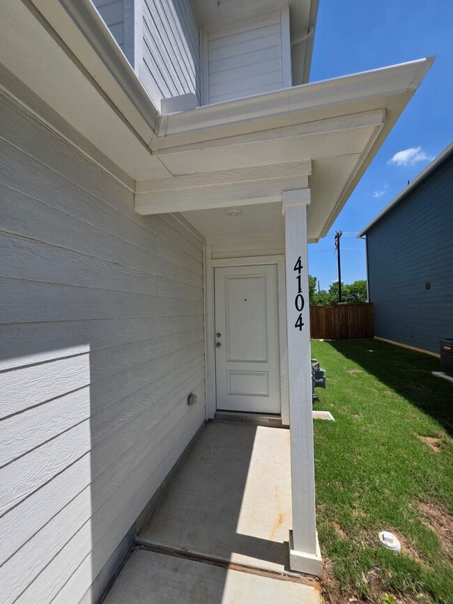 Building Photo - NEWLY BUILT 3 bedroom 2.5 Bath for rent!!!