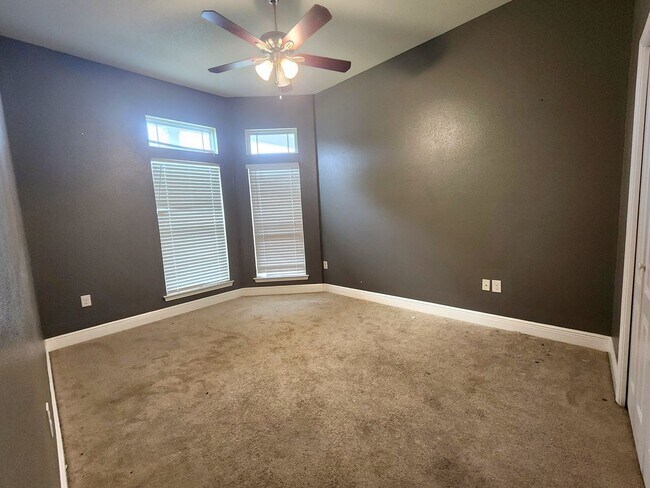 Building Photo - Welcome to your 4/2 dream home in Pace Mil...