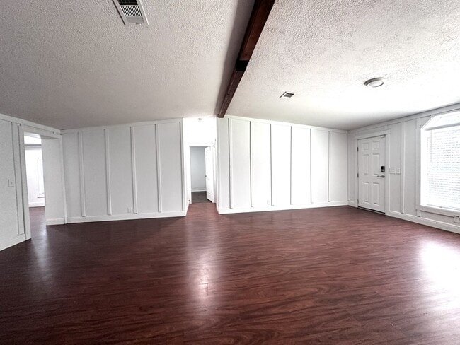 Building Photo - 2325 Salt Creek Trail