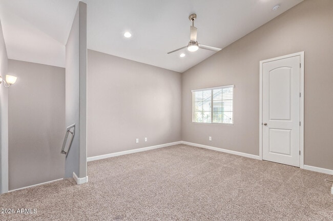 Building Photo - 3059 N 33rd Pl