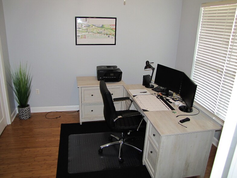 Building Photo - 350 Tradewinds Dr