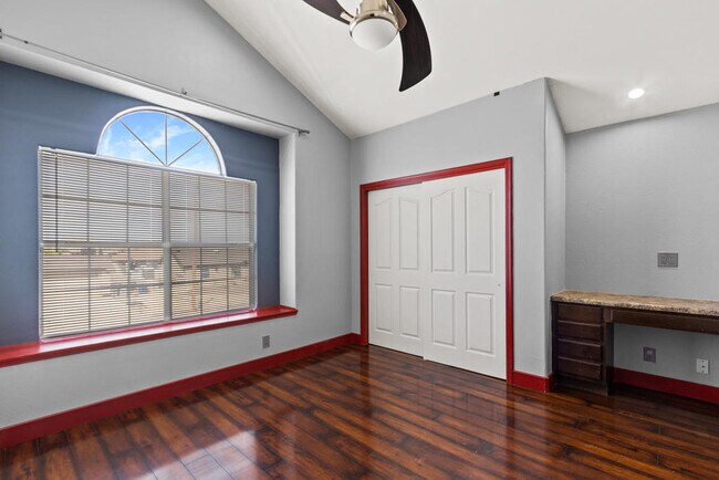 Building Photo - 6228 Brillo Luna St