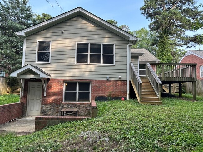 Building Photo - 4 Bedroom | 3 Bathroom Raleigh Home with F...