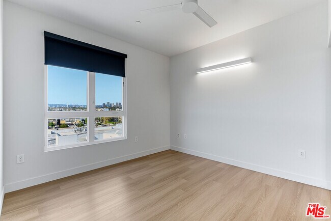 Building Photo - 10601 Washington Blvd