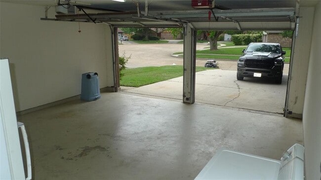 Building Photo - 14122 Bateau Dr