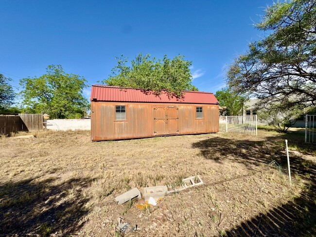 Building Photo - Rental