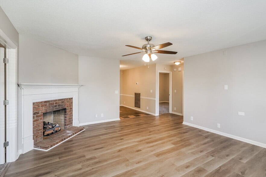 Building Photo - 1811 Peartree Ct