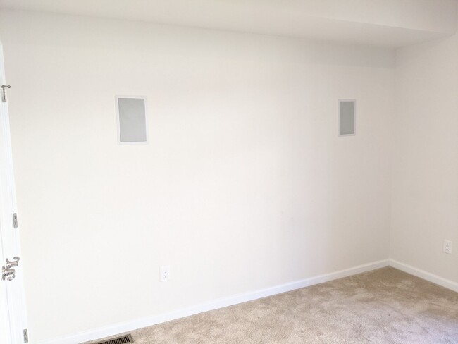 Building Photo - Bottom level (two story) *END UNIT* condo ...