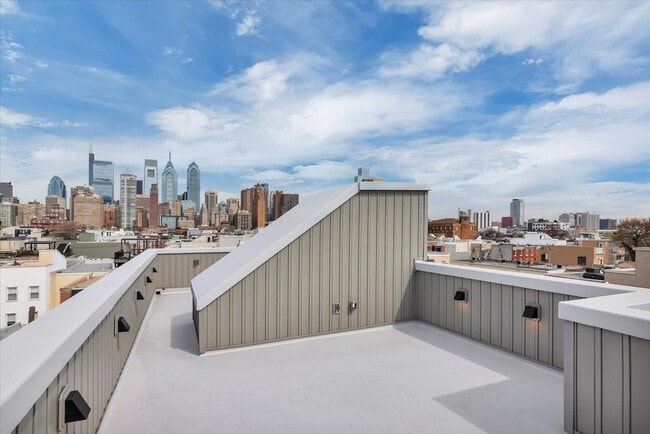 Building Photo - 1623 Christian St