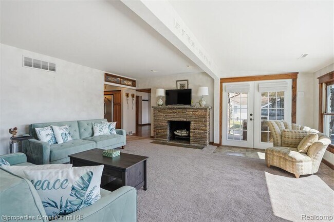 Building Photo - 2739 Lakeridge Ave