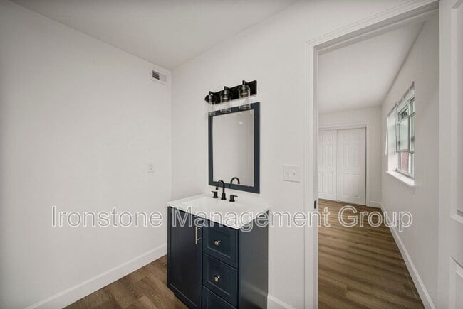 Building Photo - 4509 E 31st St