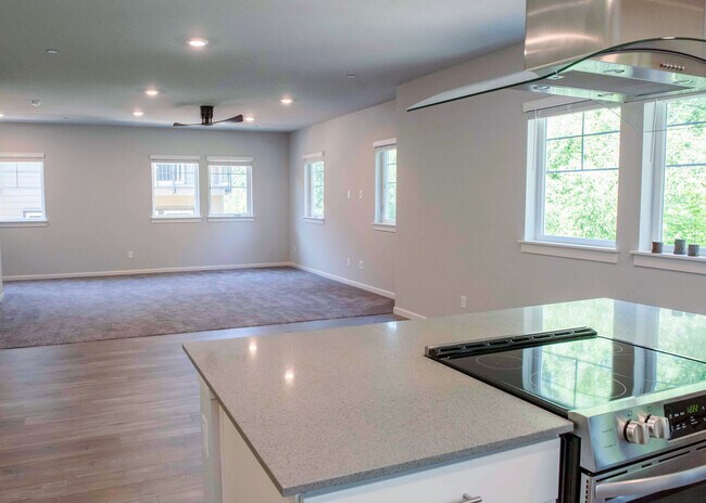 Building Photo - 12003 SE High Creek Rd