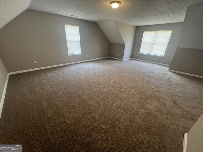 Building Photo - 70 Princeton Way
