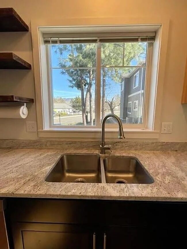 Building Photo - Two Bedroom Duplex | Available Early June
