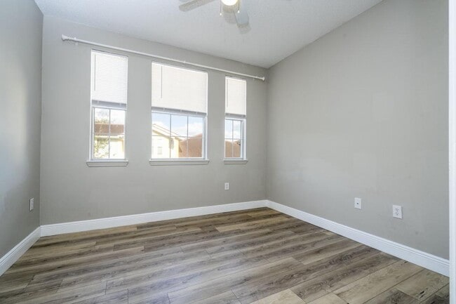 Building Photo - 12102 Poppy Field Ln
