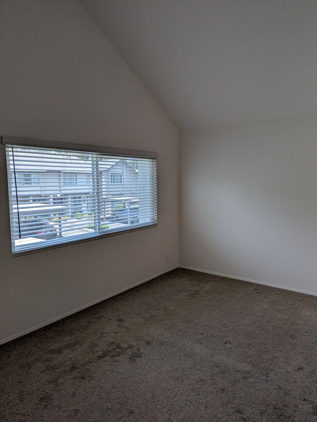 Building Photo - 3 Bed/2 Bath Townhome in Poway