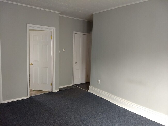 Building Photo - 113 Clifford Ave