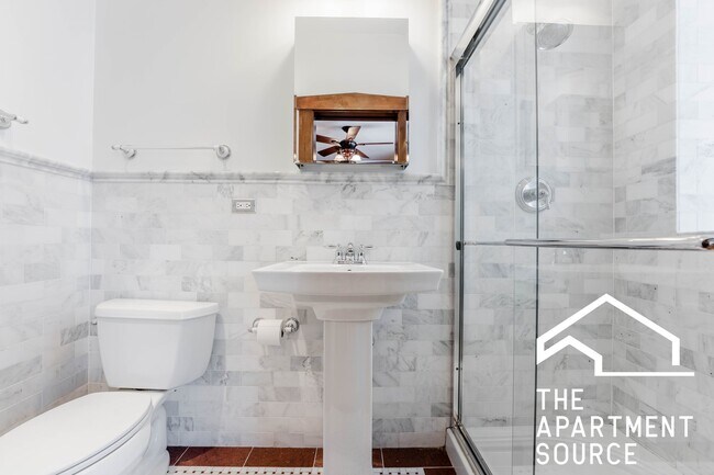 Building Photo - 2920 W Cullom Ave