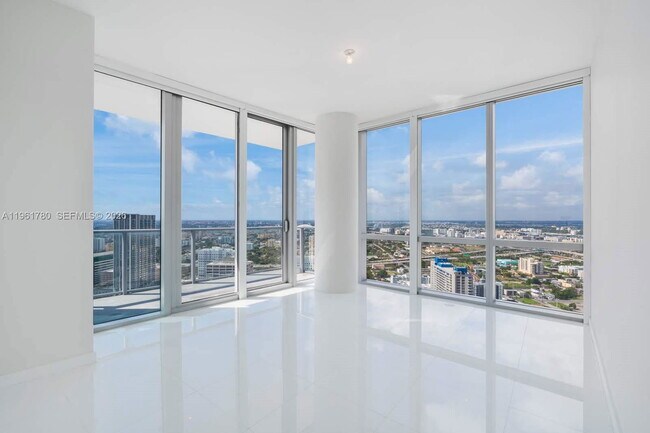 Building Photo - 851 NE 1st Ave