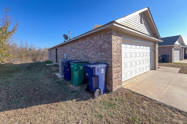 Building Photo - 7802 Bennie Terrace