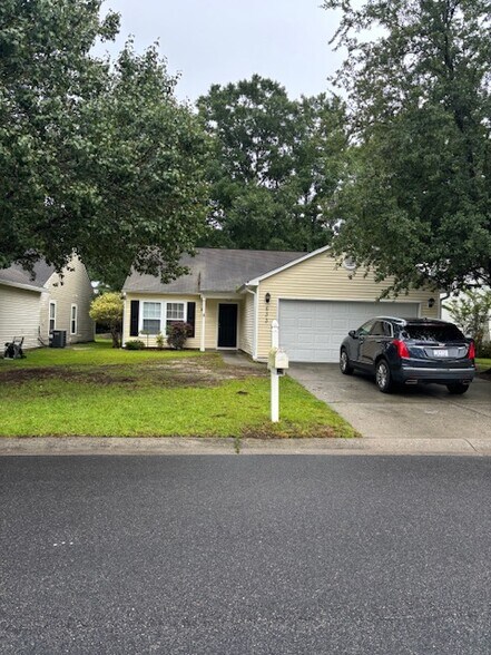 Primary Photo - 633 Oakhurst Dr