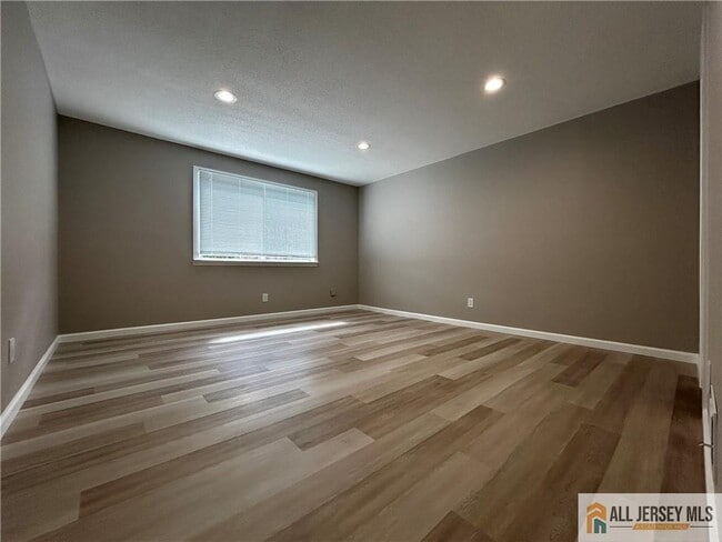 Building Photo - 13 Sweetgum Ln