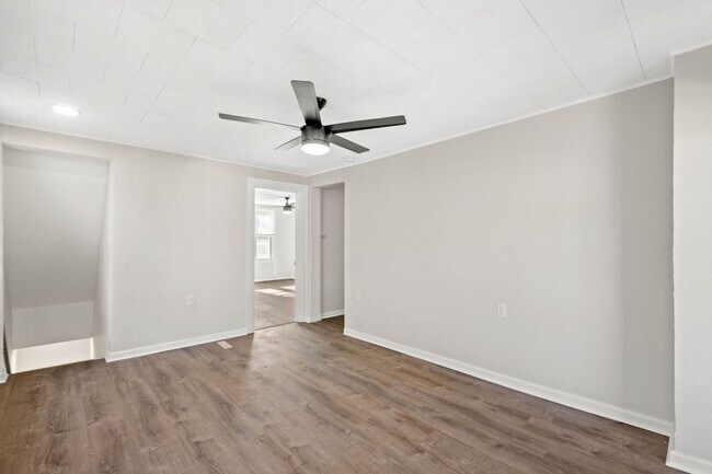 Building Photo - 47 Mainsgate St