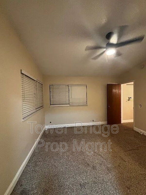 Building Photo - 7831 Hampton Ln