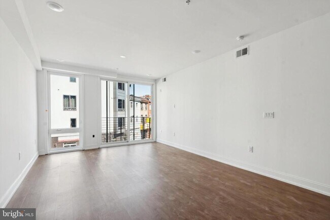 Building Photo - 1614 Ridge Ave