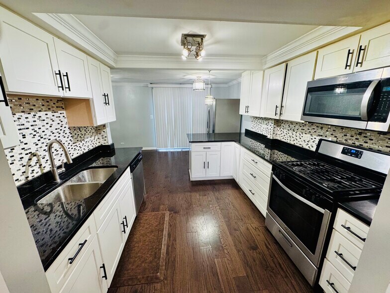 Building Photo - 3023 Wakefield Dr