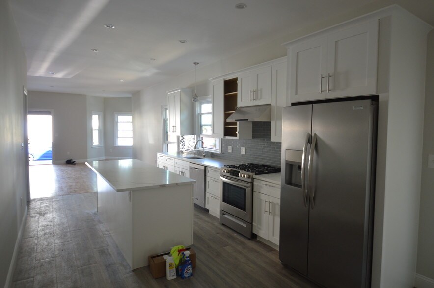 Building Photo - 66 Allston St