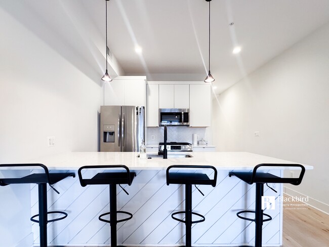 Building Photo - 1011 18th St NE