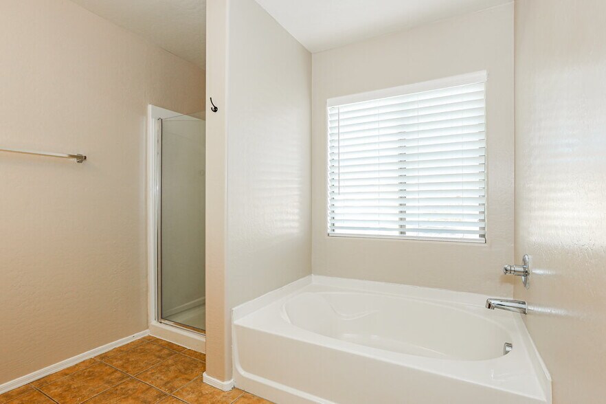 Building Photo - 4693 E Olney Ave