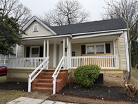 Building Photo - Adorable 3 Bedroom Home in Belmont Neighbo...