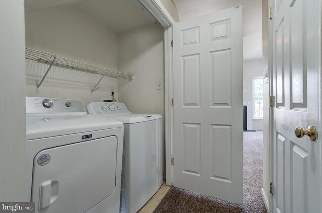Building Photo - 6716 N Grand Brook Cir