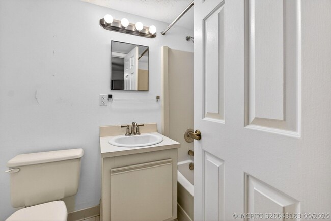 Building Photo - 3901 S Flagler Dr