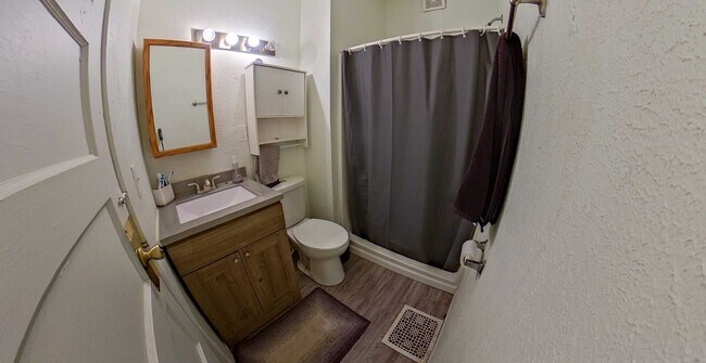 Building Photo - 512 Bluemont Ave