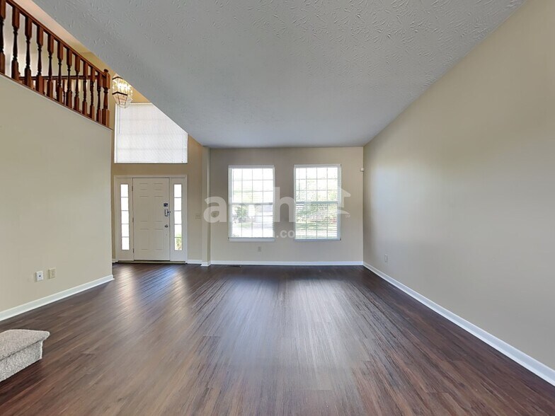 Building Photo - 9021 Crimson Oak Dr