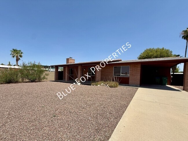 Building Photo - 7650 N Rasmussen Ave