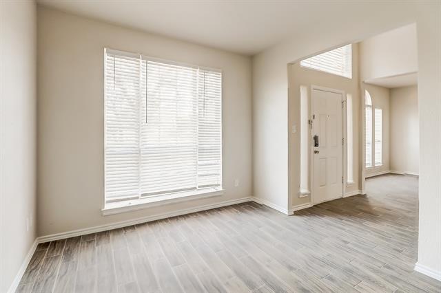 Building Photo - 715 S Parks Dr