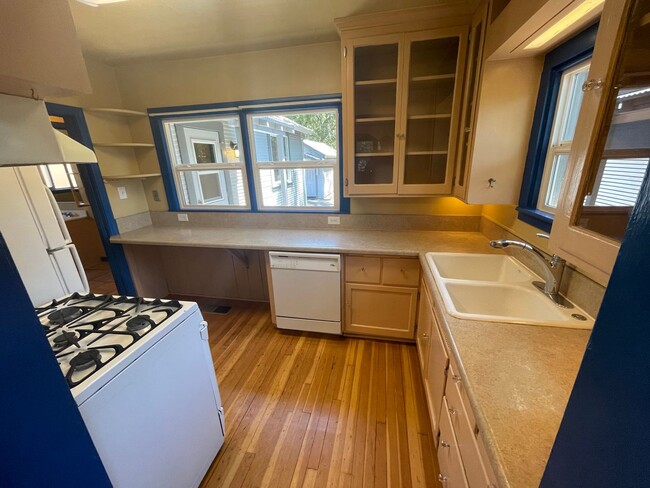 Building Photo - MASSIVE and Recently Renovated 3 Bed 2 Bath Home With Extra 1 Bed/Half Bath Bonus Cottage!