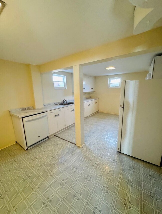 Building Photo - 3521 2nd Ave N