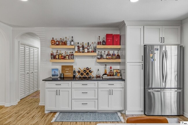 Building Photo - 111 Jennifer Ln