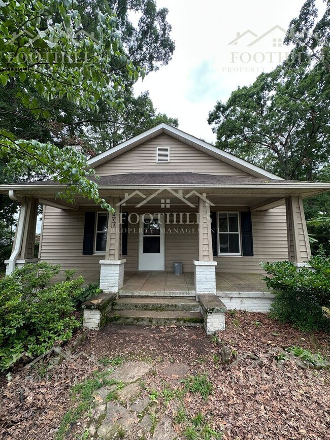 Building Photo - 403 Lewis St