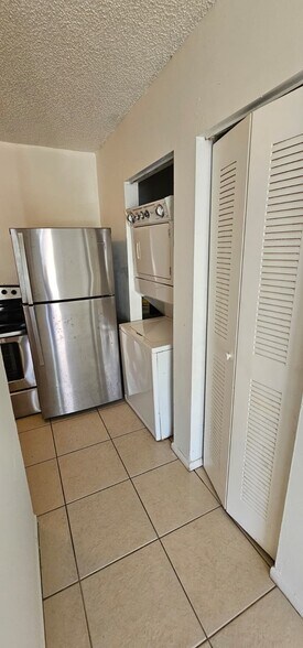 Building Photo - 1491 NW 22nd Ct