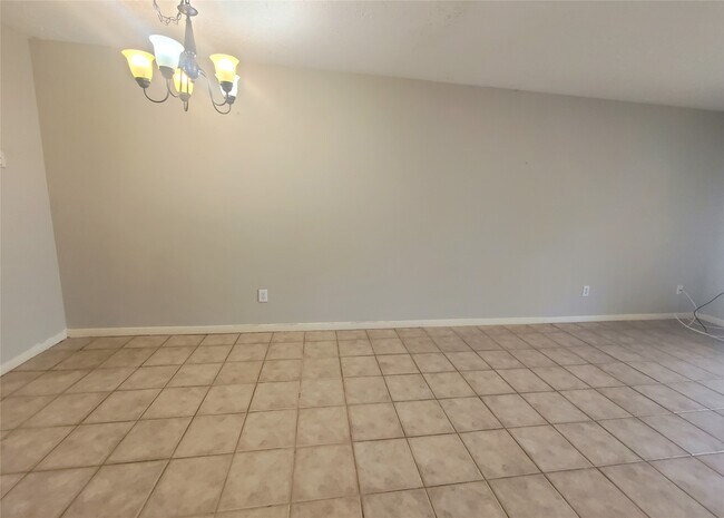 Building Photo - 2030 Plantation Dr