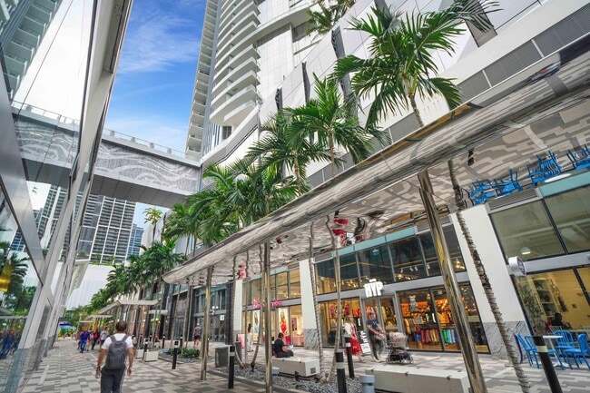 Building Photo - 851 NE 1st Ave