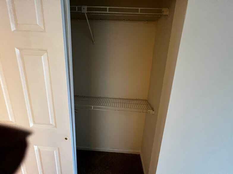 Building Photo - 343 Lee's Ml Dr